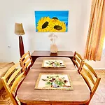 Alyvu - House Just For Villa *